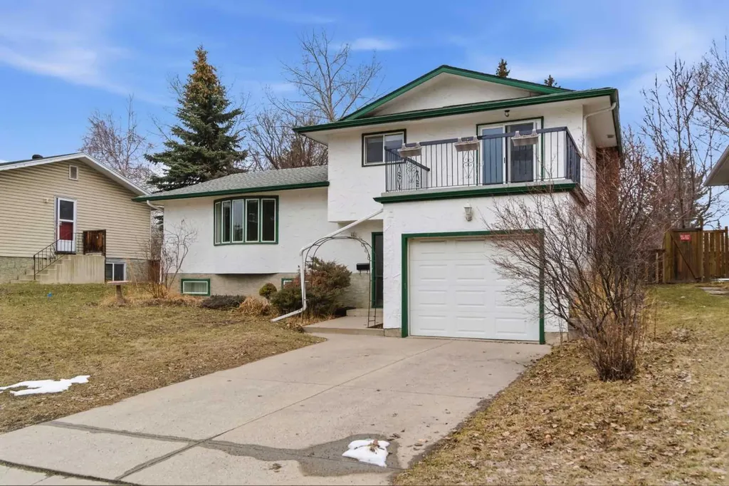 5048 Dalhart Road NW Calgary AB T3A 1V8