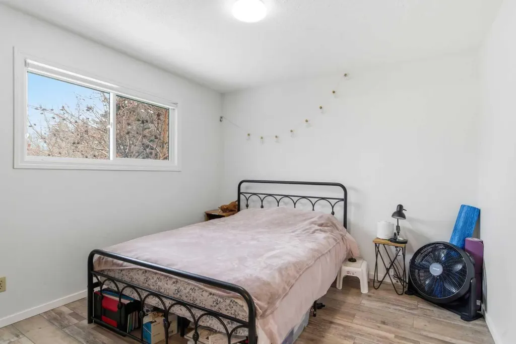 5048 Dalhart Road NW Calgary AB T3A 1V8