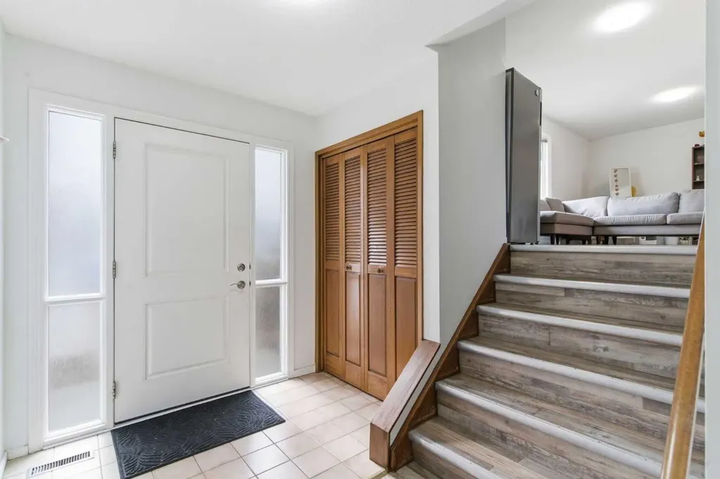 5048 Dalhart Road NW Calgary AB T3A 1V8