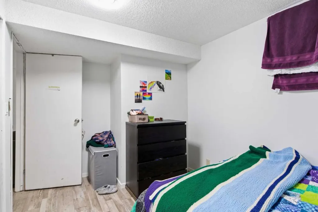 5048 Dalhart Road NW Calgary AB T3A 1V8