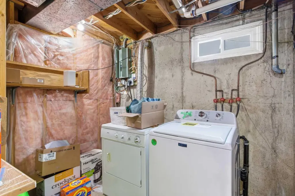 5048 Dalhart Road NW Calgary AB T3A 1V8