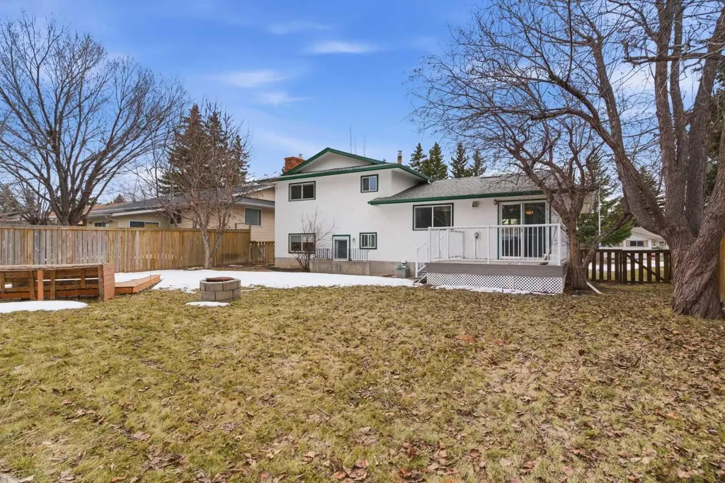 5048 Dalhart Road NW Calgary AB T3A 1V8