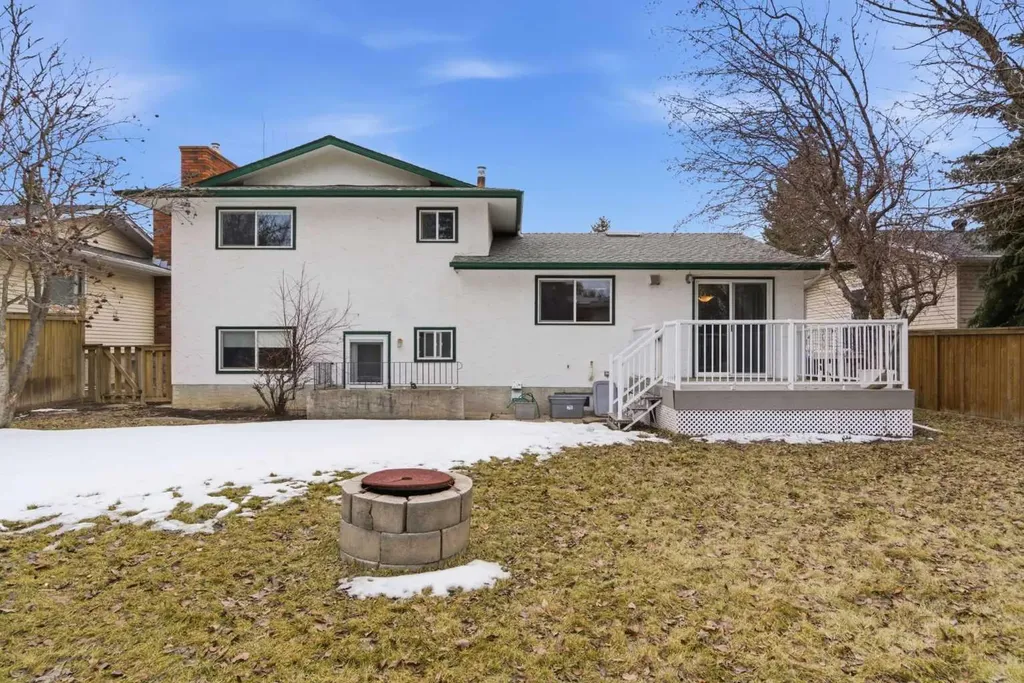 5048 Dalhart Road NW Calgary AB T3A 1V8