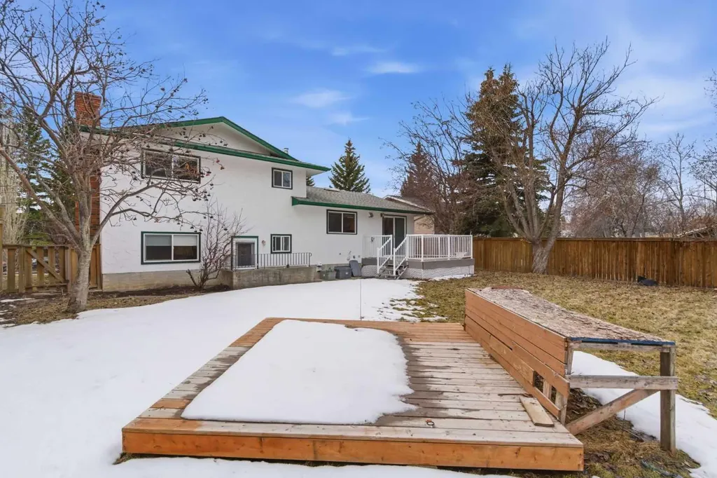 5048 Dalhart Road NW Calgary AB T3A 1V8