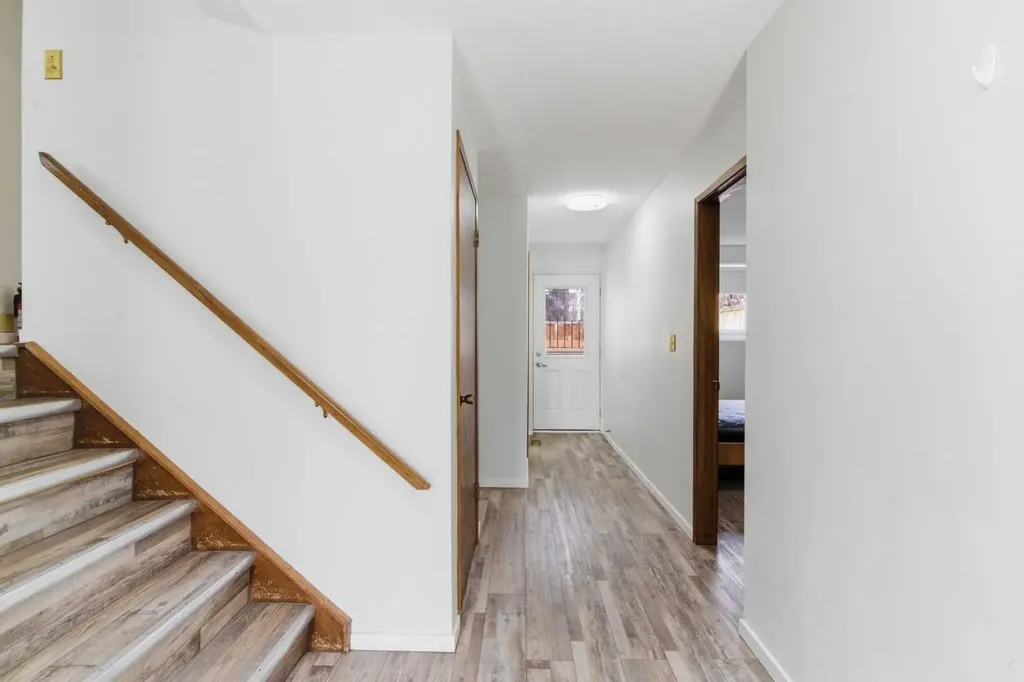 5048 Dalhart Road NW Calgary AB T3A 1V8