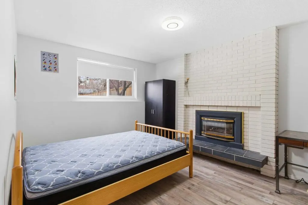 5048 Dalhart Road NW Calgary AB T3A 1V8