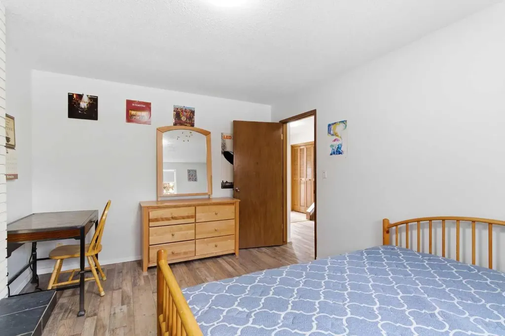 5048 Dalhart Road NW Calgary AB T3A 1V8