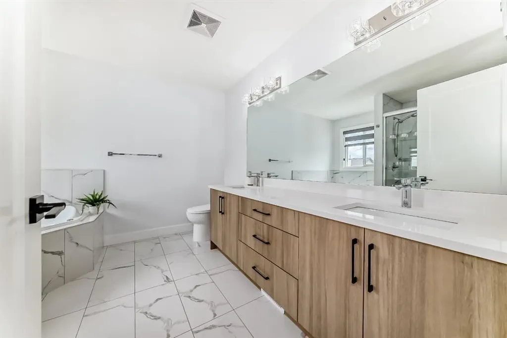 127 Saddlecrest Grove NE Calgary AB T3J2K3