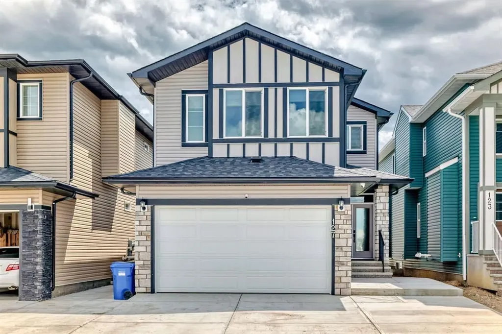 127 Saddlecrest Grove NE Calgary AB T3J2K3