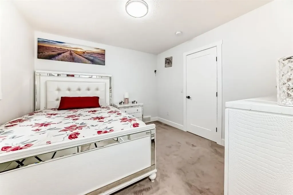 127 Saddlecrest Grove NE Calgary AB T3J2K3