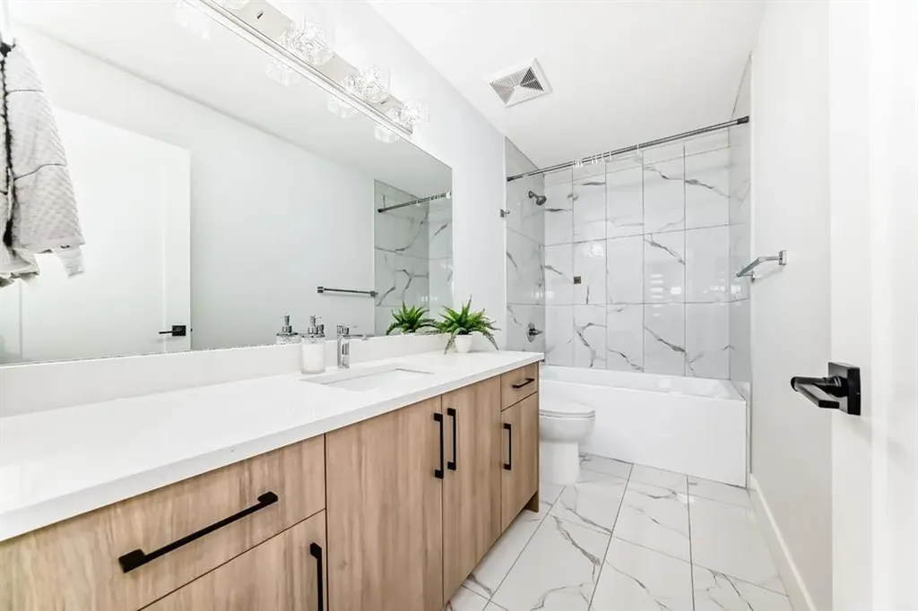 127 Saddlecrest Grove NE Calgary AB T3J2K3