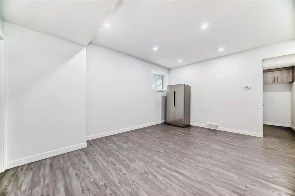127 Saddlecrest Grove NE Calgary AB T3J2K3