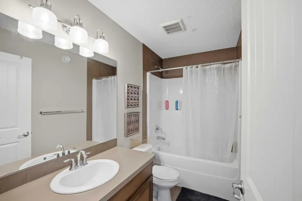 21 Savanna Green NE Calgary AB T3J0V9