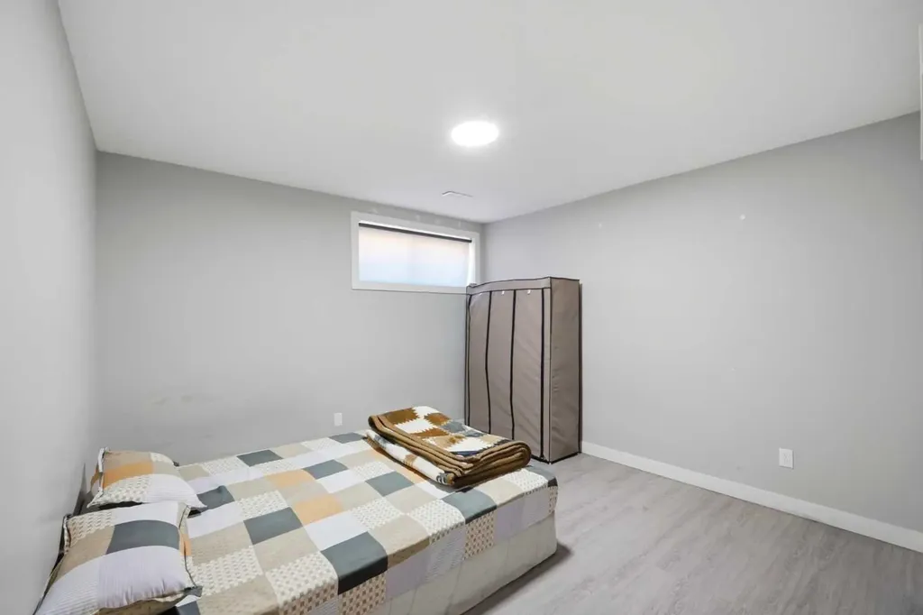 21 Savanna Green NE Calgary AB T3J0V9
