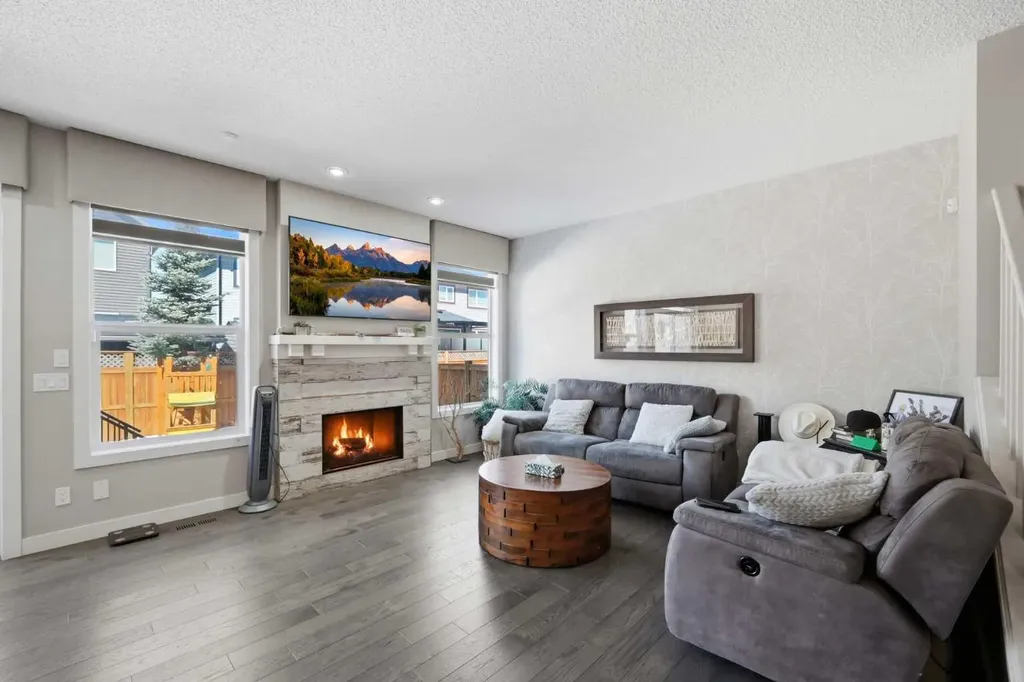 21 Savanna Green NE Calgary AB T3J0V9