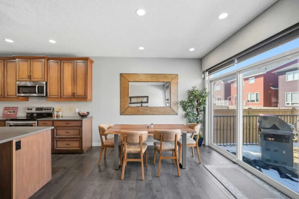 21 Savanna Green NE Calgary AB T3J0V9