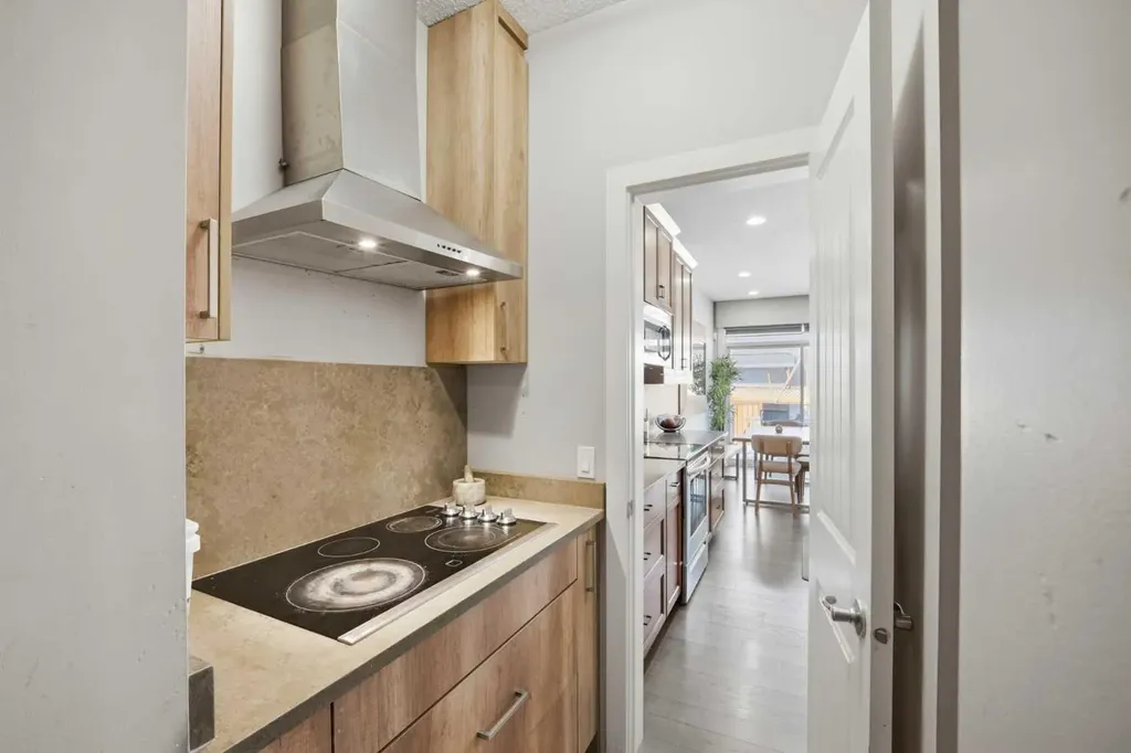 21 Savanna Green NE Calgary AB T3J0V9