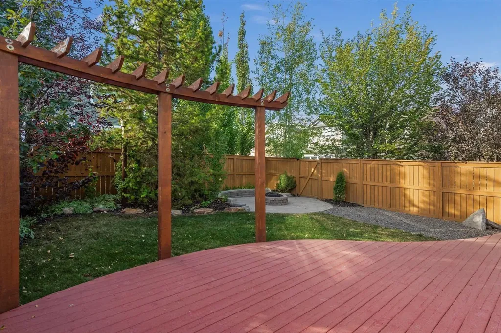 133 Sage Valley Close NW Calgary AB T3R 0E3