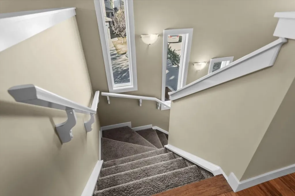 133 Sage Valley Close NW Calgary AB T3R 0E3