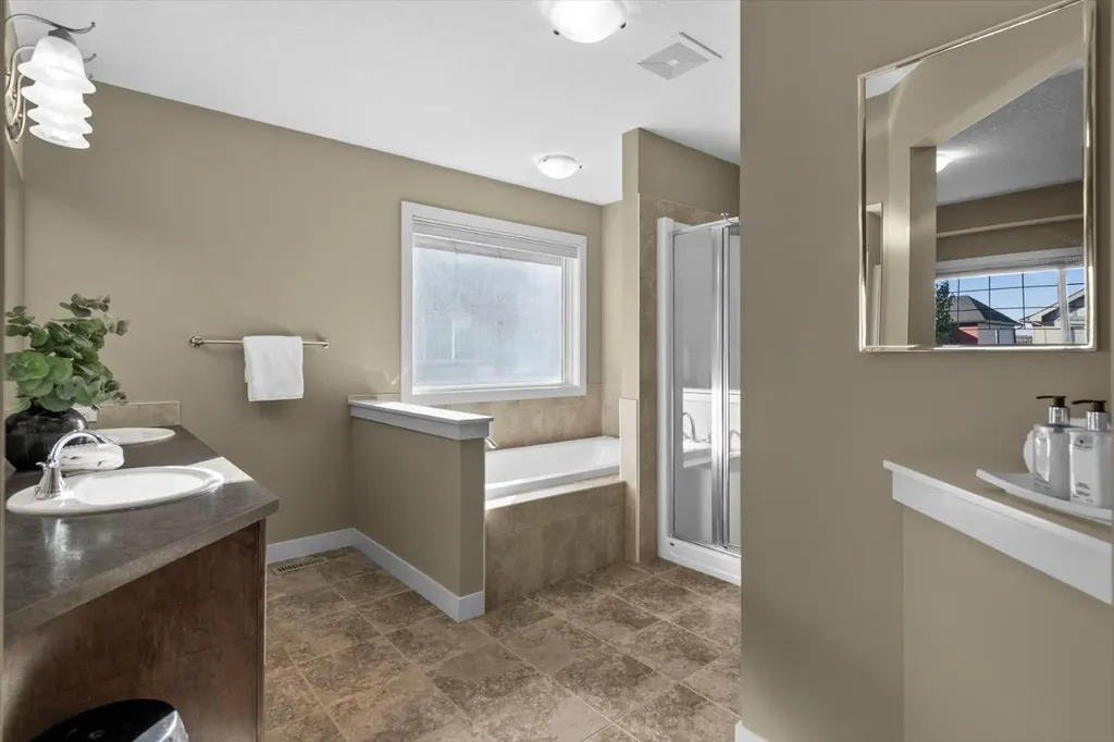 133 Sage Valley Close NW Calgary AB T3R 0E3