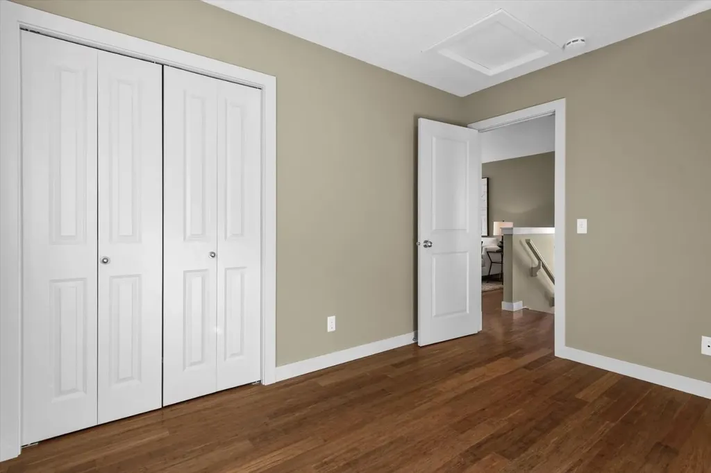 133 Sage Valley Close NW Calgary AB T3R 0E3