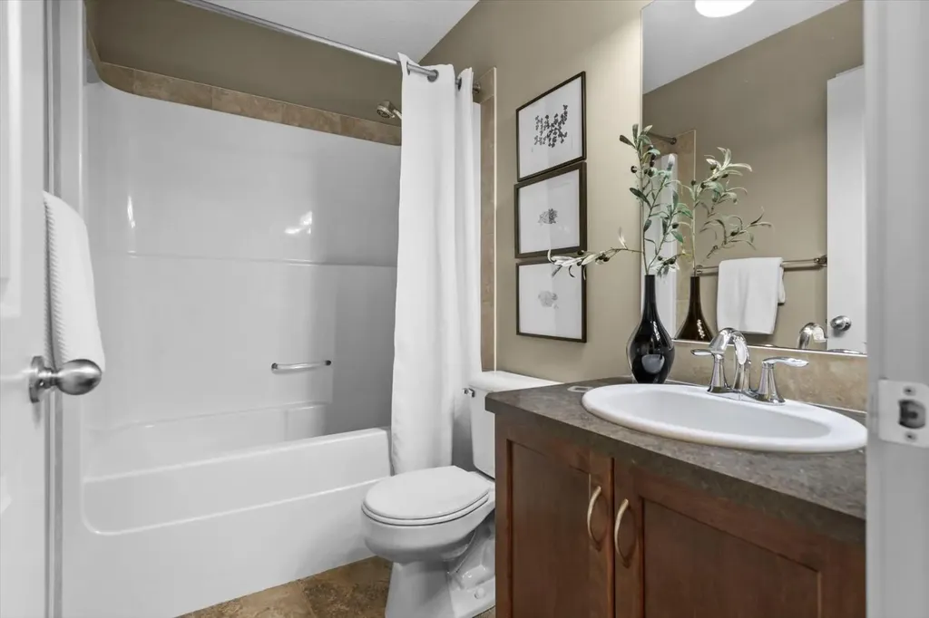 133 Sage Valley Close NW Calgary AB T3R 0E3