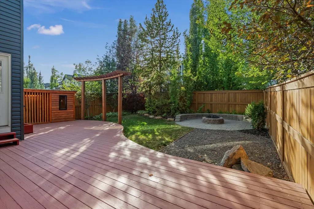 133 Sage Valley Close NW Calgary AB T3R 0E3
