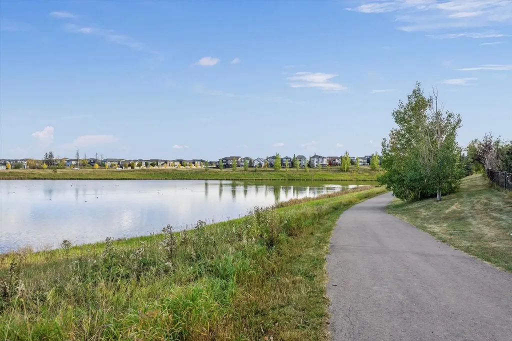 133 Sage Valley Close NW Calgary AB T3R 0E3