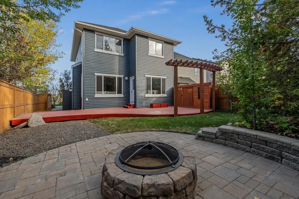 133 Sage Valley Close NW Calgary AB T3R 0E3
