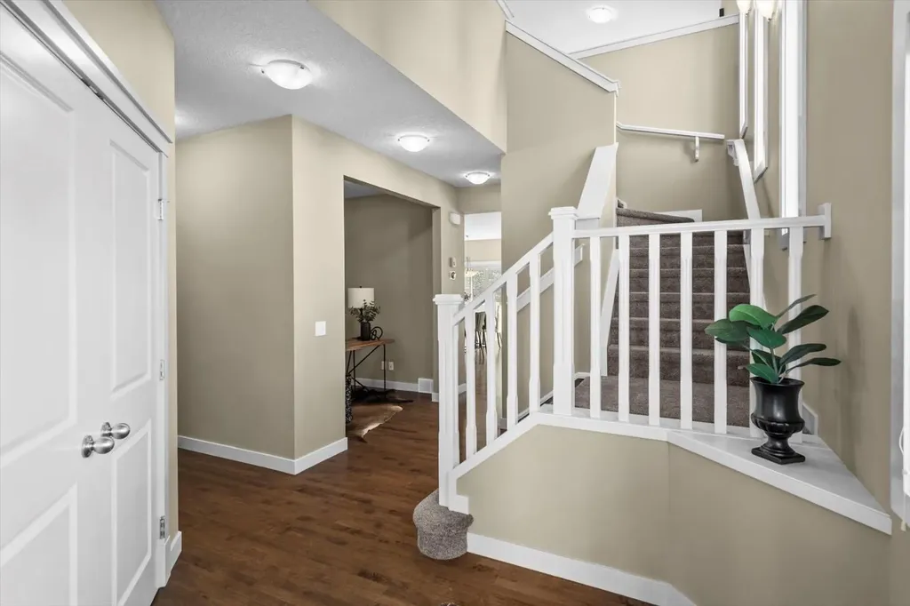 133 Sage Valley Close NW Calgary AB T3R 0E3