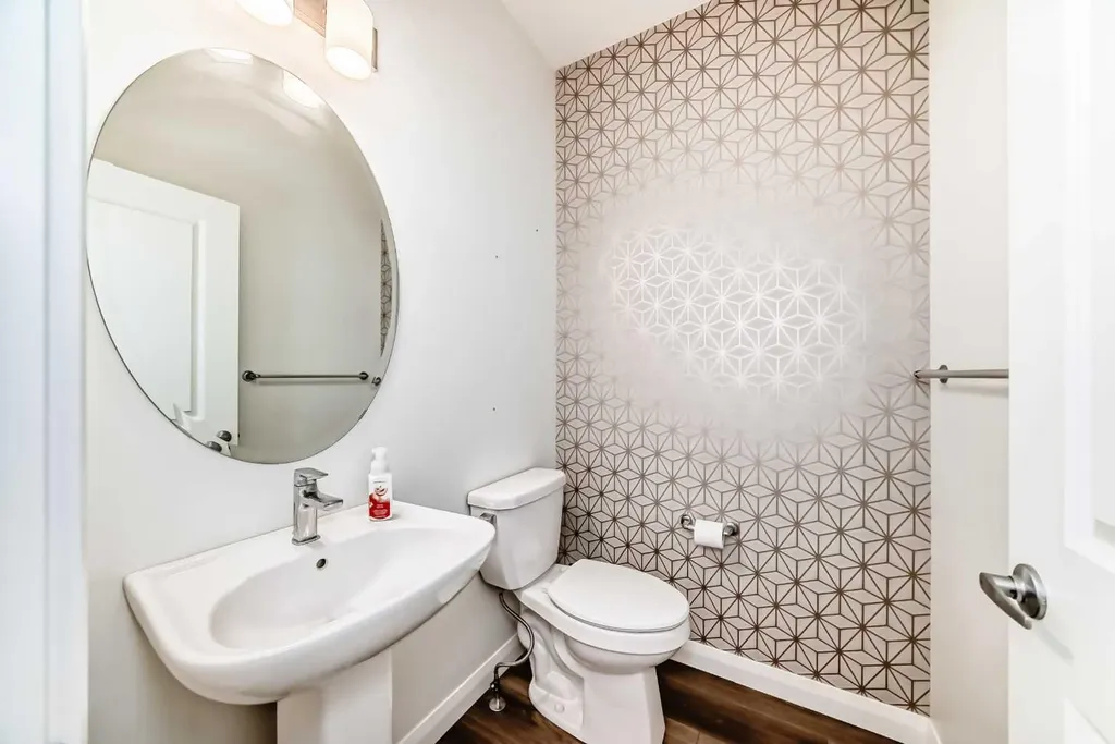 84 Evansfield Close NW Calgary AB T3P 1V7