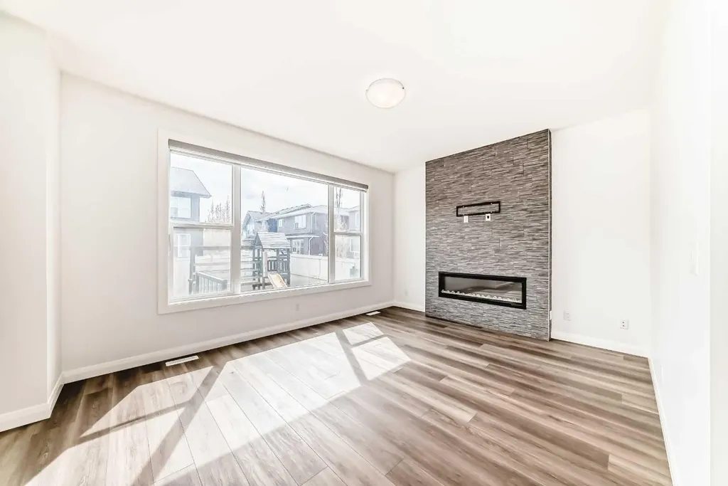 84 Evansfield Close NW Calgary AB T3P 1V7