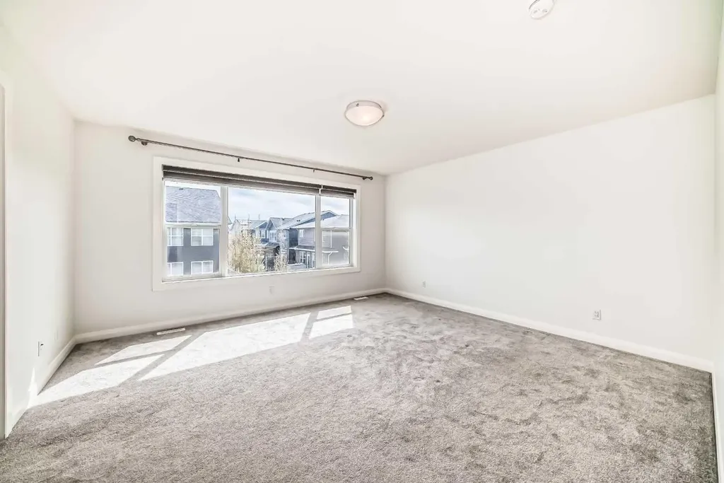 84 Evansfield Close NW Calgary AB T3P 1V7