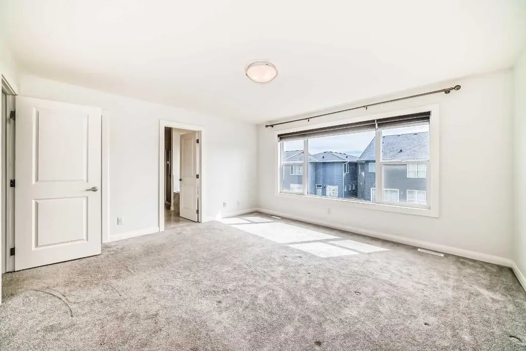 84 Evansfield Close NW Calgary AB T3P 1V7