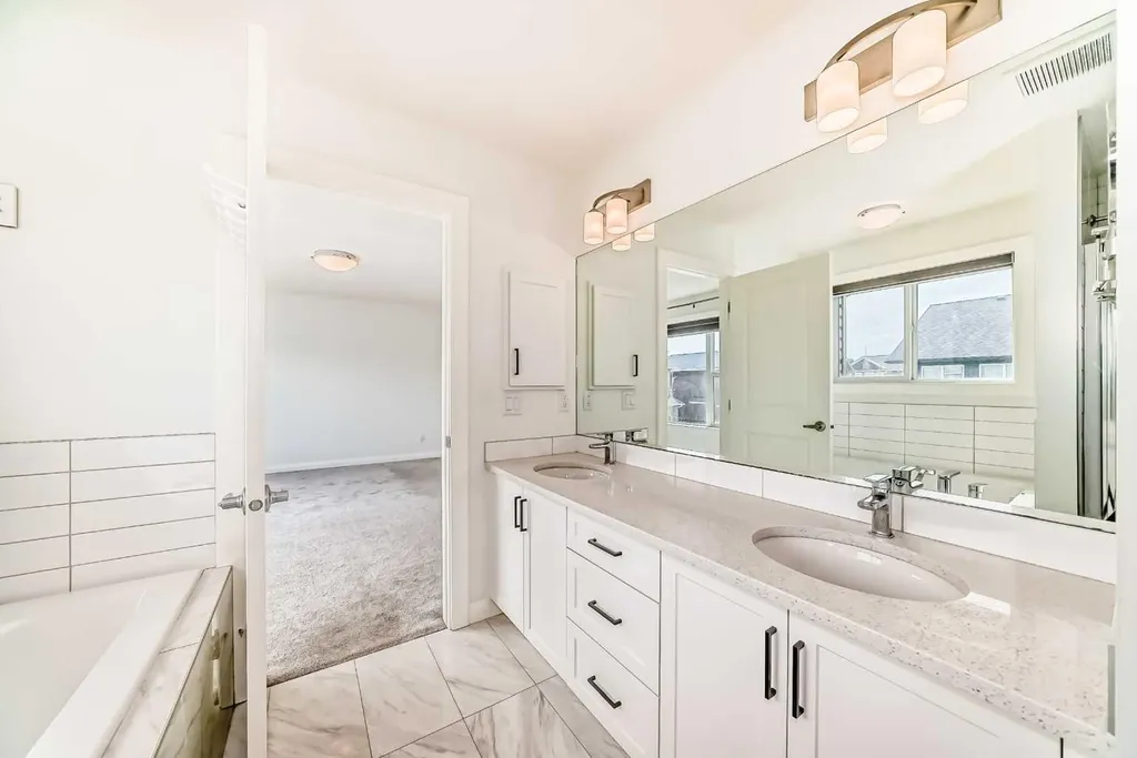 84 Evansfield Close NW Calgary AB T3P 1V7