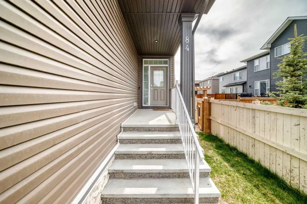 84 Evansfield Close NW Calgary AB T3P 1V7