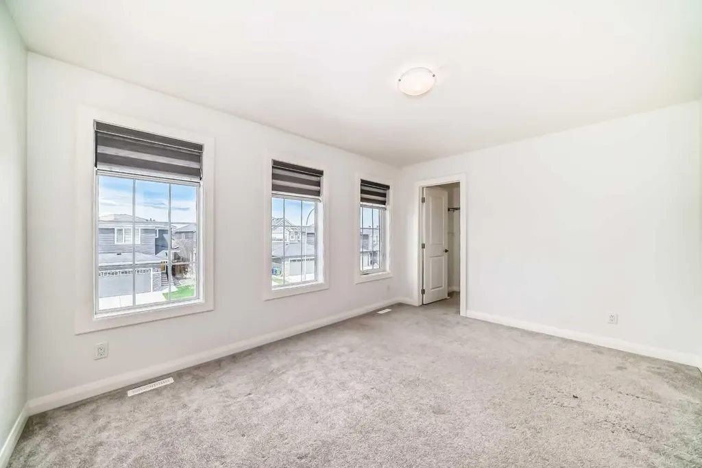 84 Evansfield Close NW Calgary AB T3P 1V7