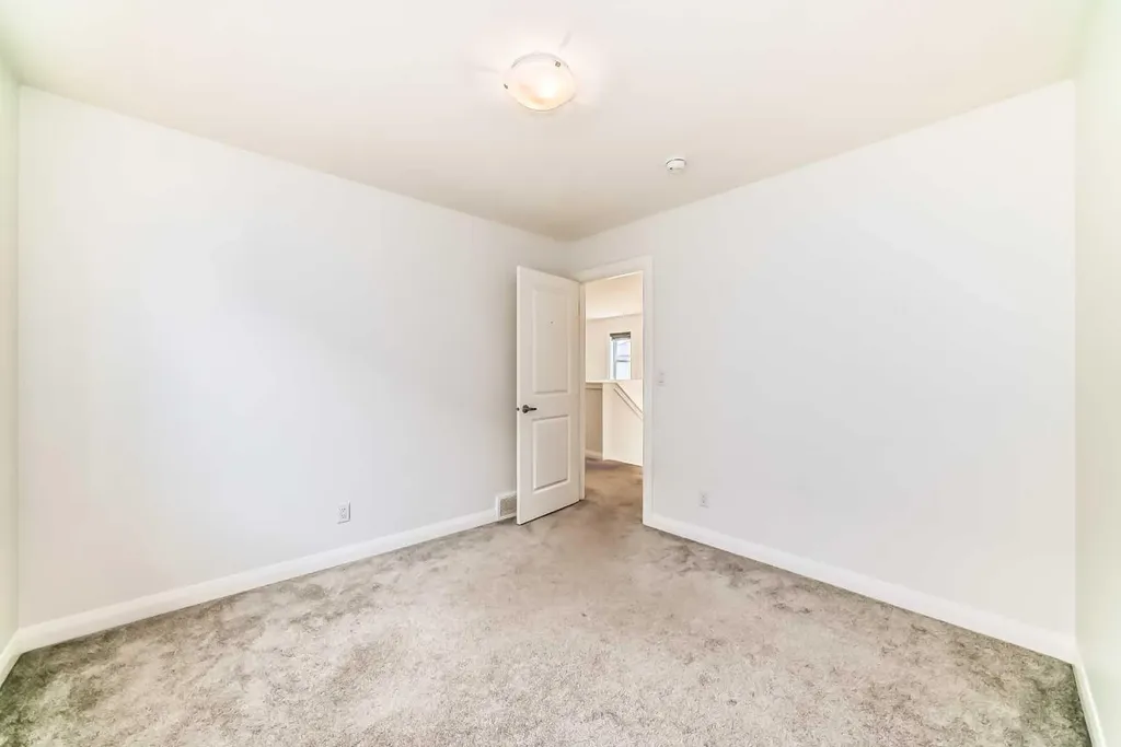 84 Evansfield Close NW Calgary AB T3P 1V7