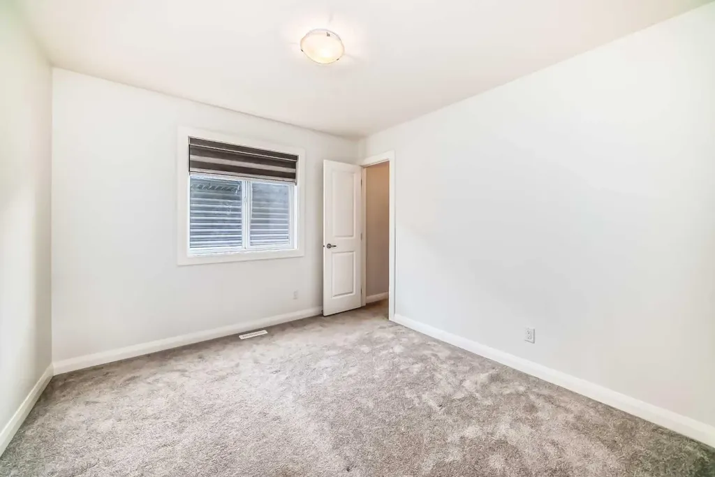 84 Evansfield Close NW Calgary AB T3P 1V7