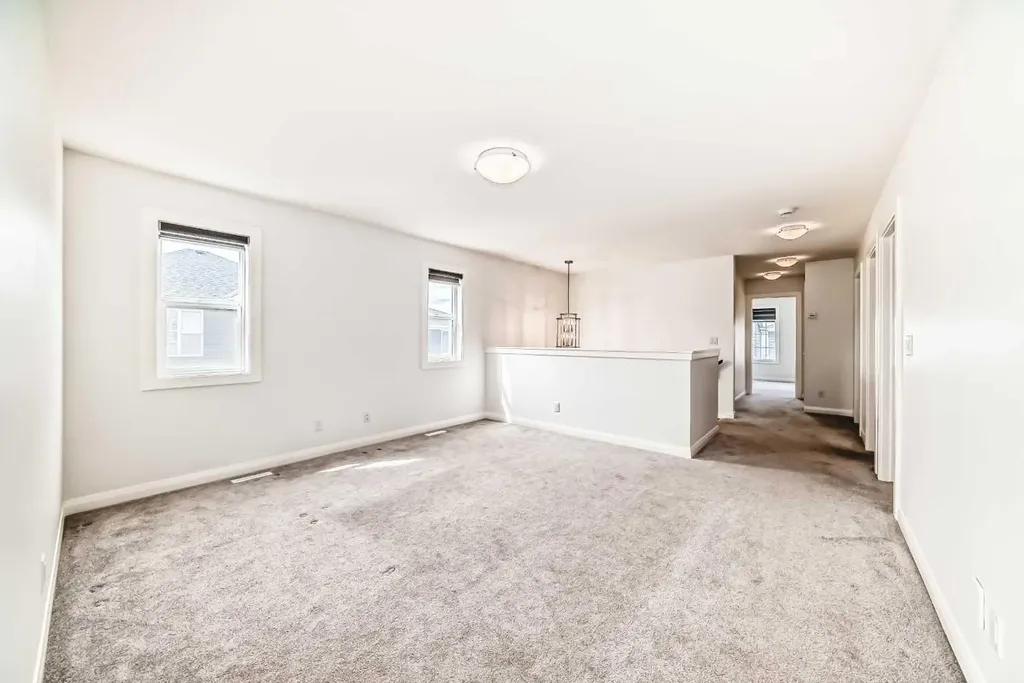 84 Evansfield Close NW Calgary AB T3P 1V7