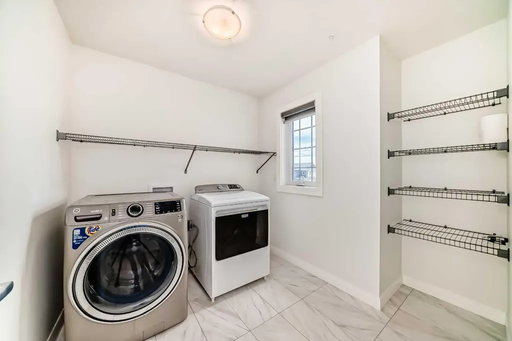 84 Evansfield Close NW Calgary AB T3P 1V7