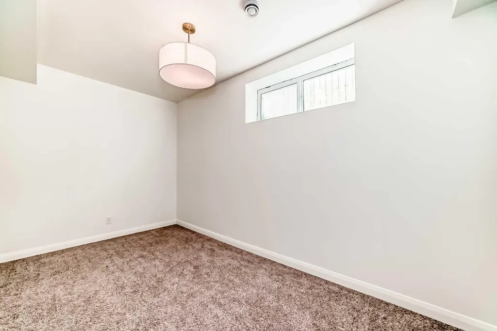 84 Evansfield Close NW Calgary AB T3P 1V7