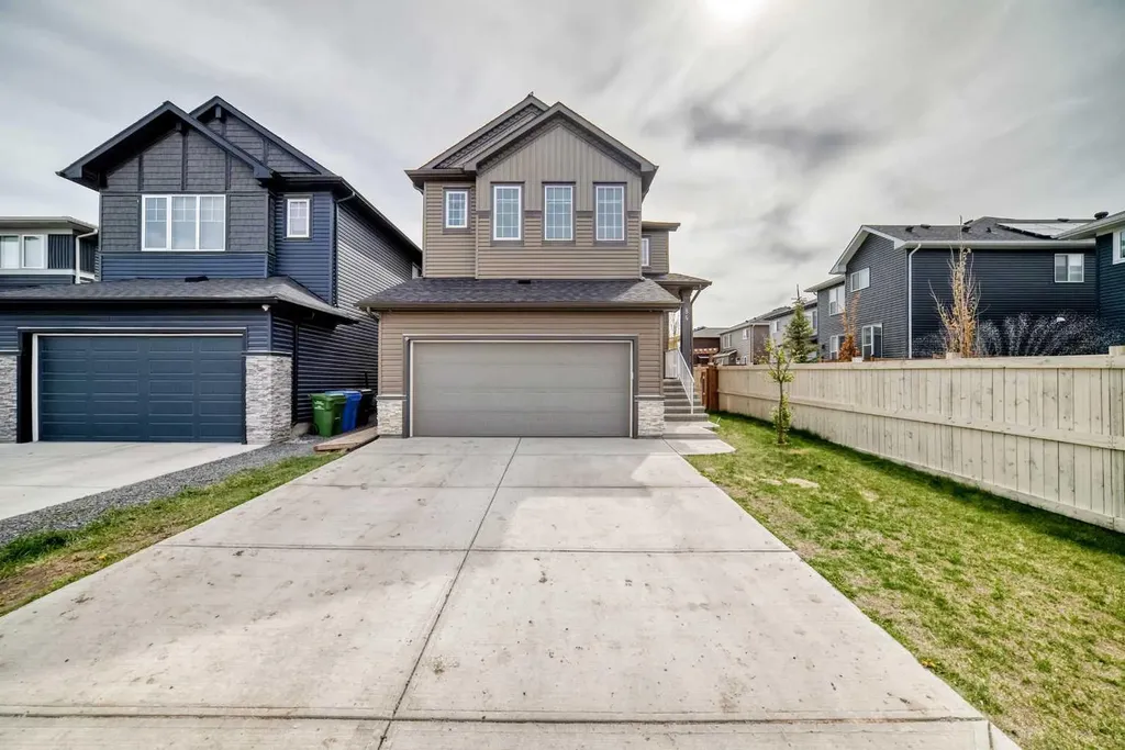 84 Evansfield Close NW Calgary AB T3P 1V7