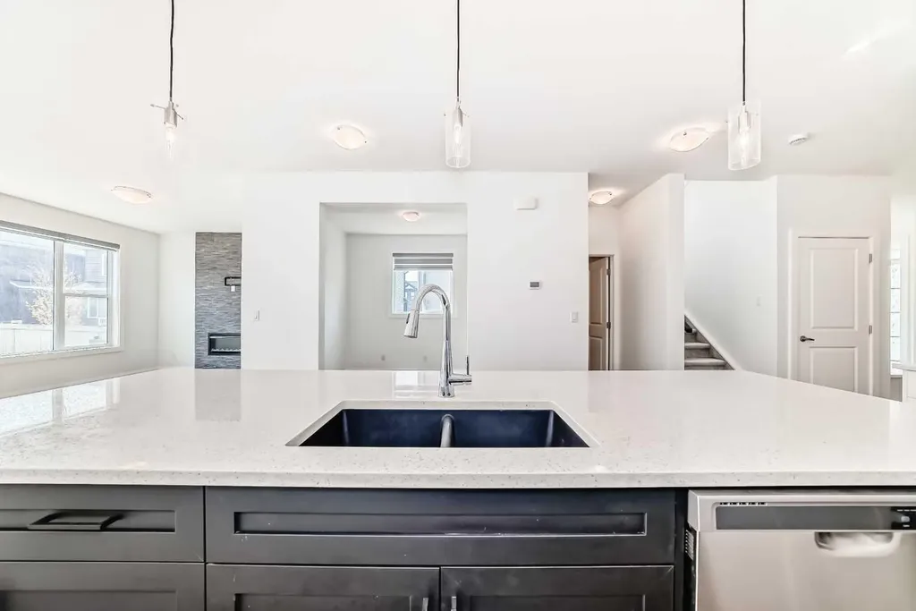 84 Evansfield Close NW Calgary AB T3P 1V7