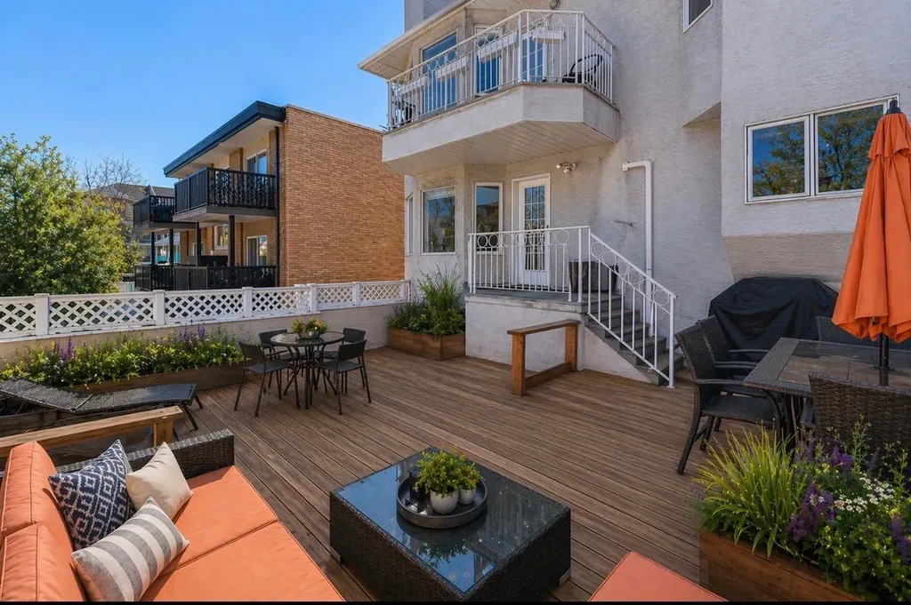916 19 Avenue SW Calgary AB T2T 0H7