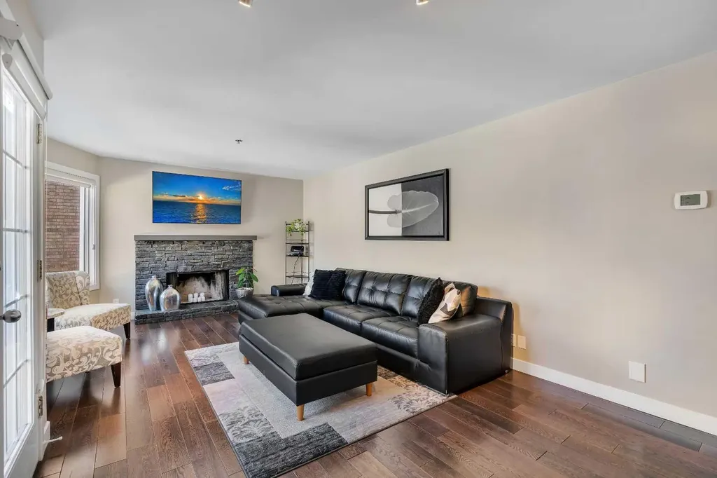916 19 Avenue SW Calgary AB T2T 0H7