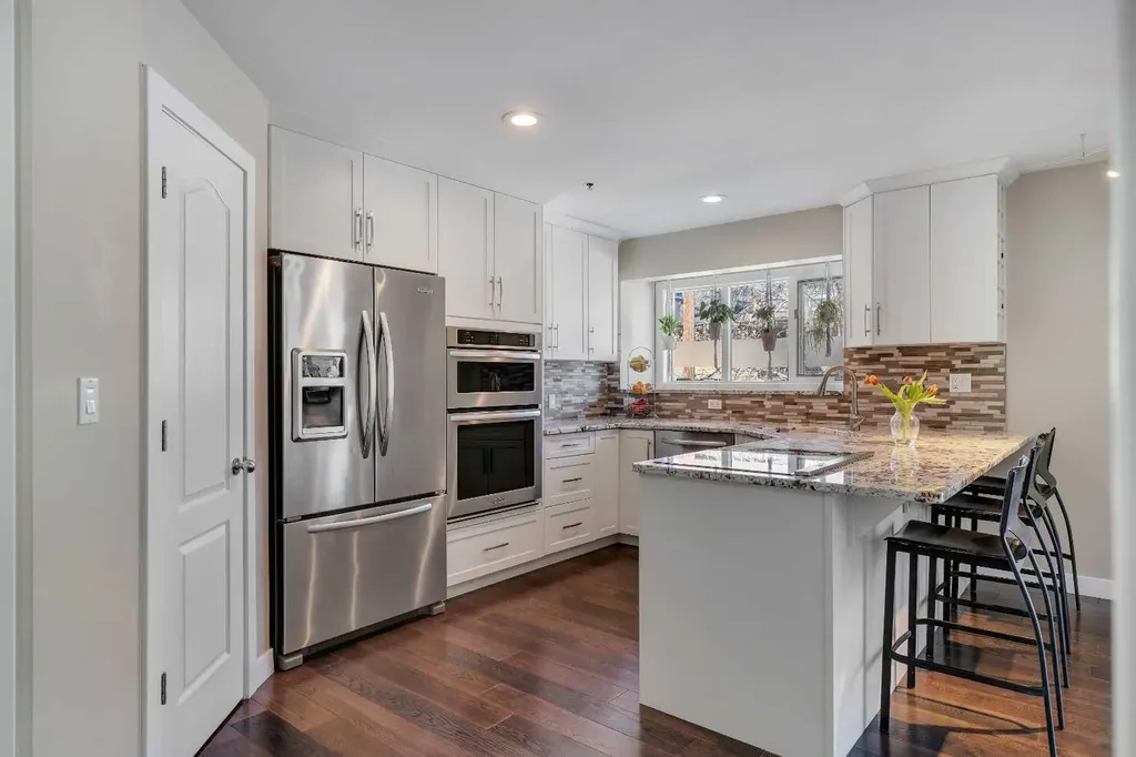 916 19 Avenue SW Calgary AB T2T 0H7