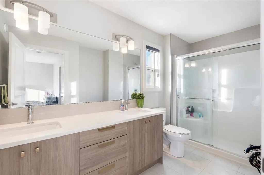 224 River Heights Drive Cochrane AB T4C2T8