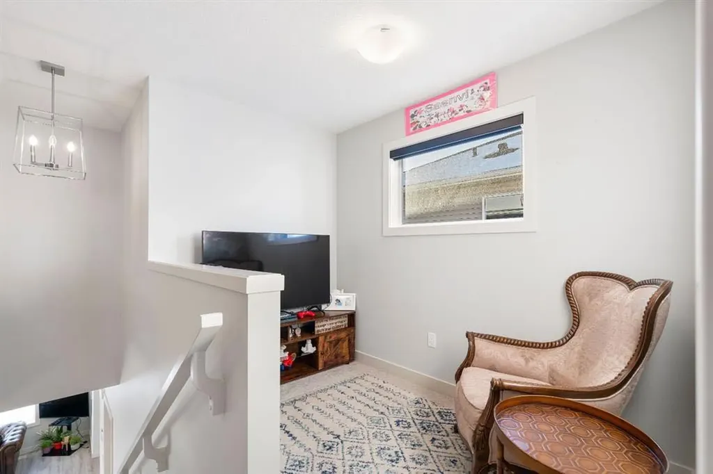 224 River Heights Drive Cochrane AB T4C2T8