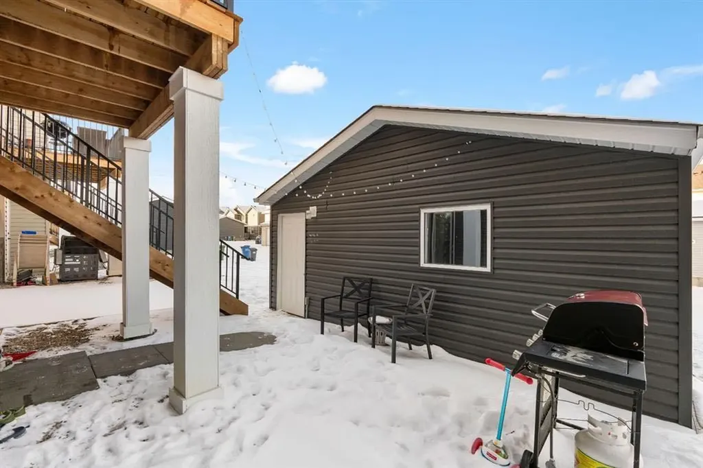 224 River Heights Drive Cochrane AB T4C2T8